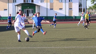 Футбол (вторая лига): встретились команды "Лунинец" и "Микашевичи"